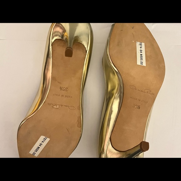Oscar de la Renta Shoes - Gold heels slightly used